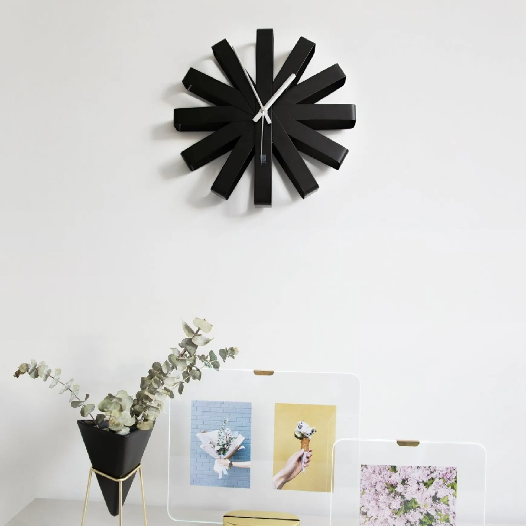 Clocks*Umbra 12" Clock Wall - Ribbon