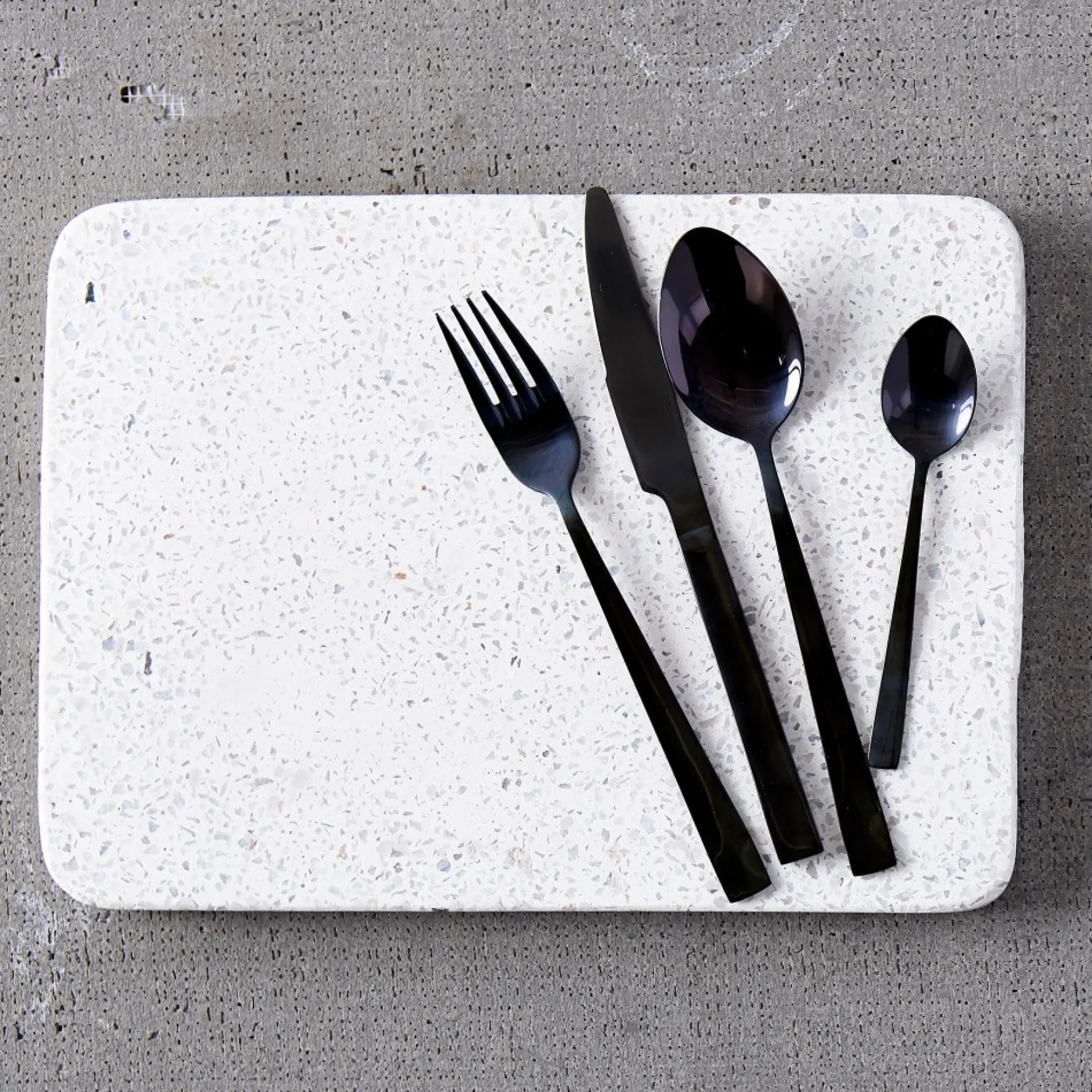 Dishware*Safdie & Co 16 Piece Cutlery Set - Black