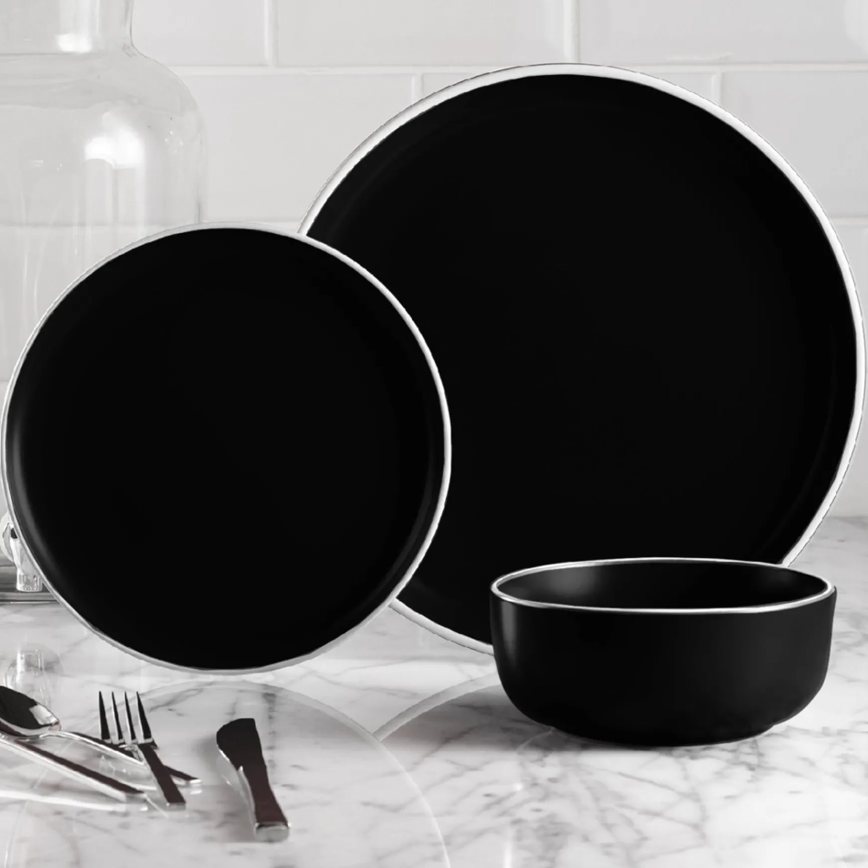 Dishware*Safdie & Co Dinnerware Set - Black And White