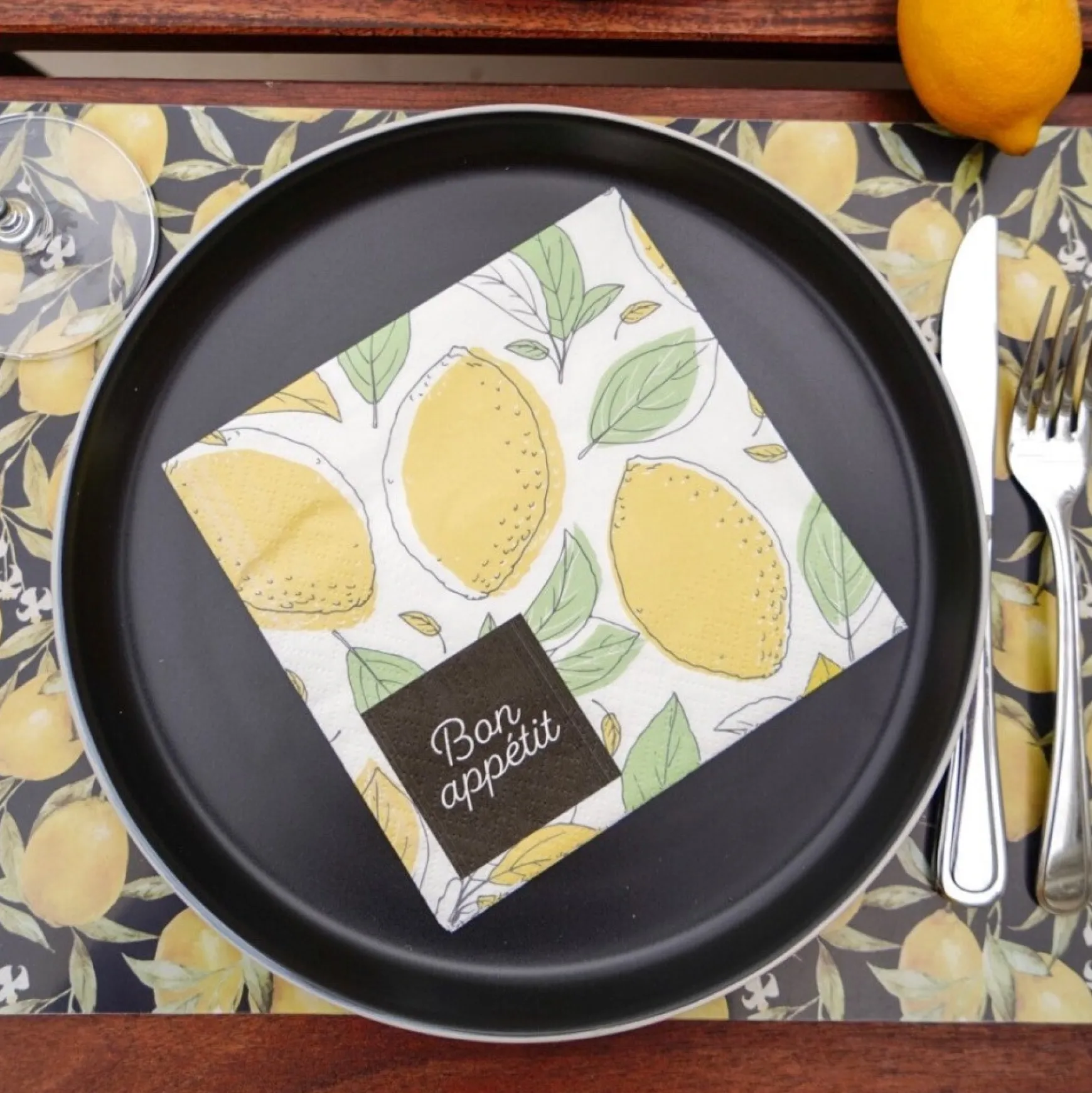 Dishware*Safdie & Co Dinnerware Set - Black And White