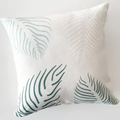 Cushions*Les textiles Patlin Kozy Cushion - Tricolor