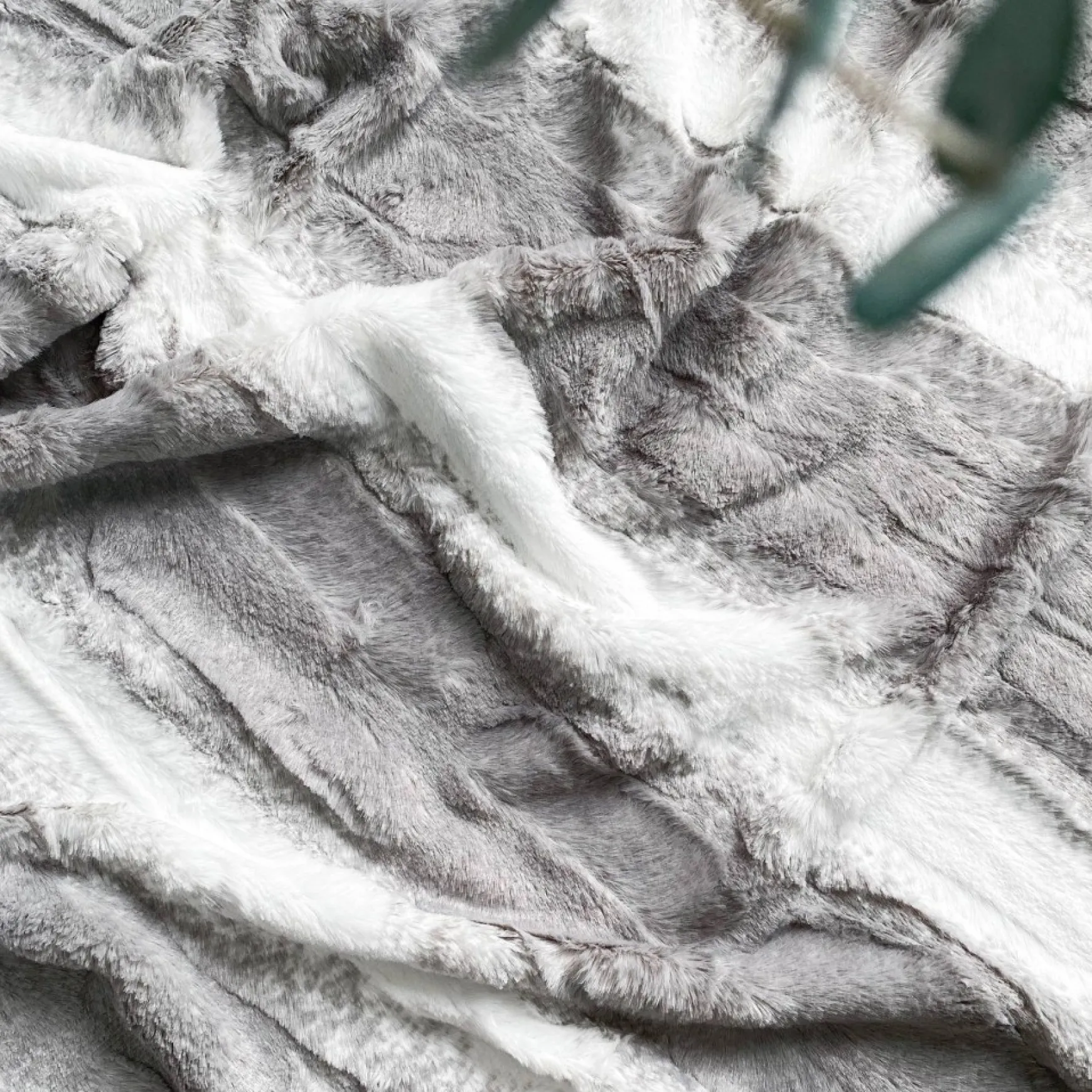 Throws*Agence K Kozy Throw - Deluxe